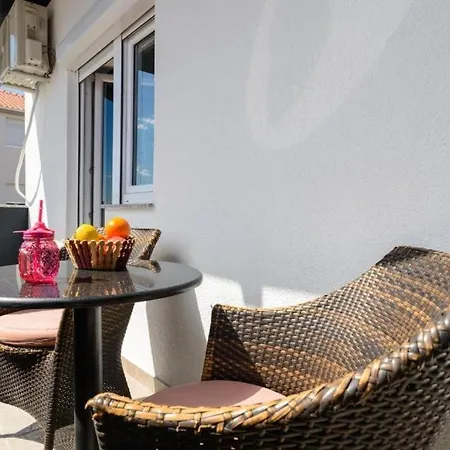 In Okrug Gornji With Sea View, Balcony, Air Conditioning, Wifi 5134-6
