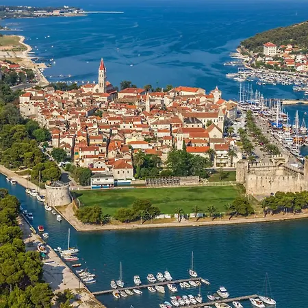 In Okrug Gornji With Sea View, Balcony, Air Conditioning, Wifi 5134-6 Apartment Trogir